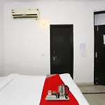 Hotel O Maxx Residency Near Dlf Avenue Saket
