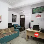Hotel O Maxx Residency Near Dlf Avenue Saket
