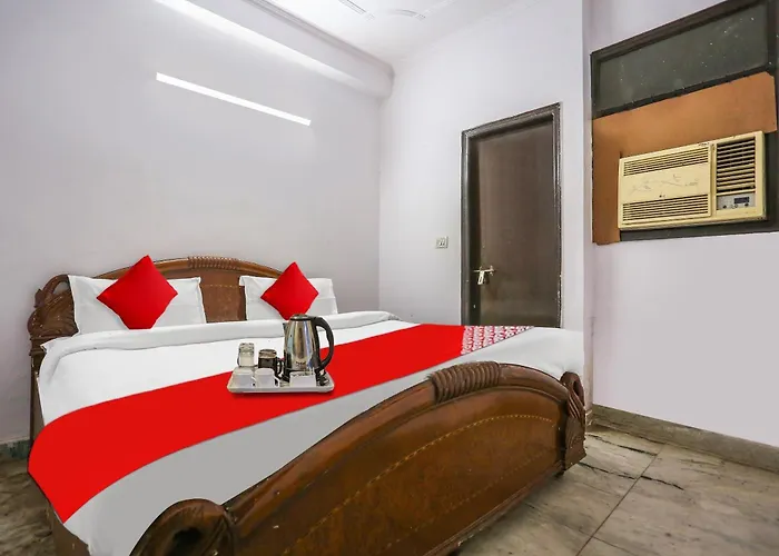 Hotel O Maxx Residency Near Dlf Avenue Saket