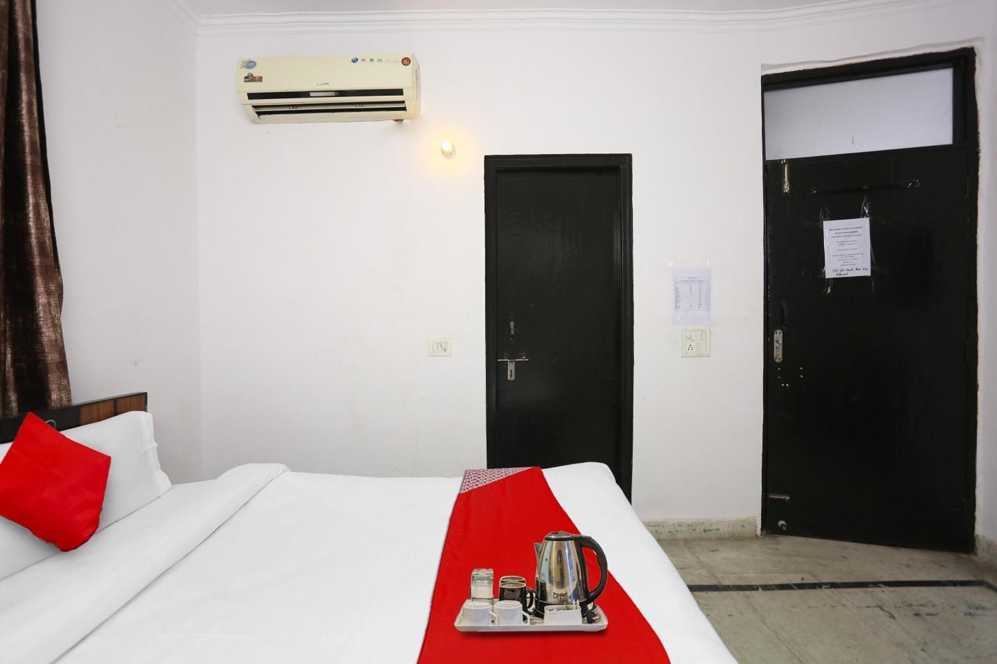 Hotel O Maxx Residency Near Dlf Avenue Saket